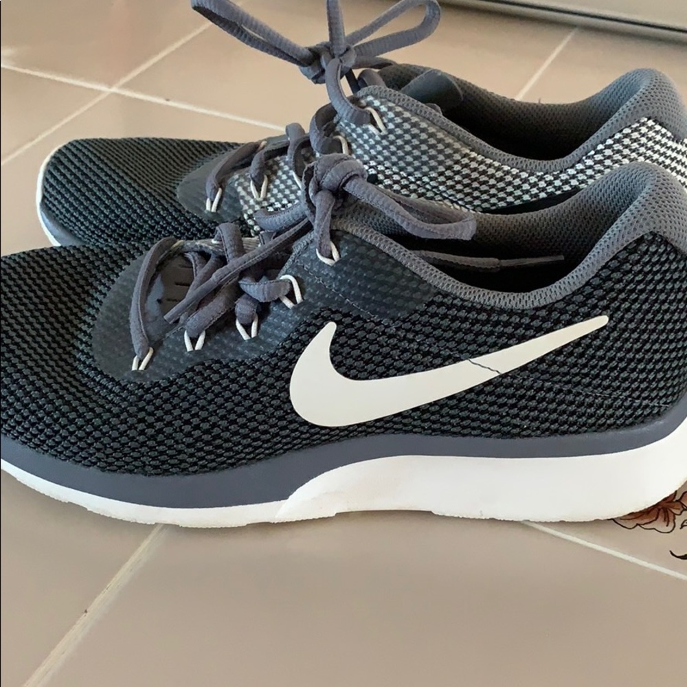 Nike women shoes size 6 US